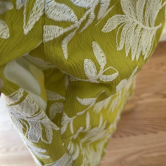 New! Zara women’s XS-S lime green embroidered leaves long kimono with pockets. - Picture 3 of 15